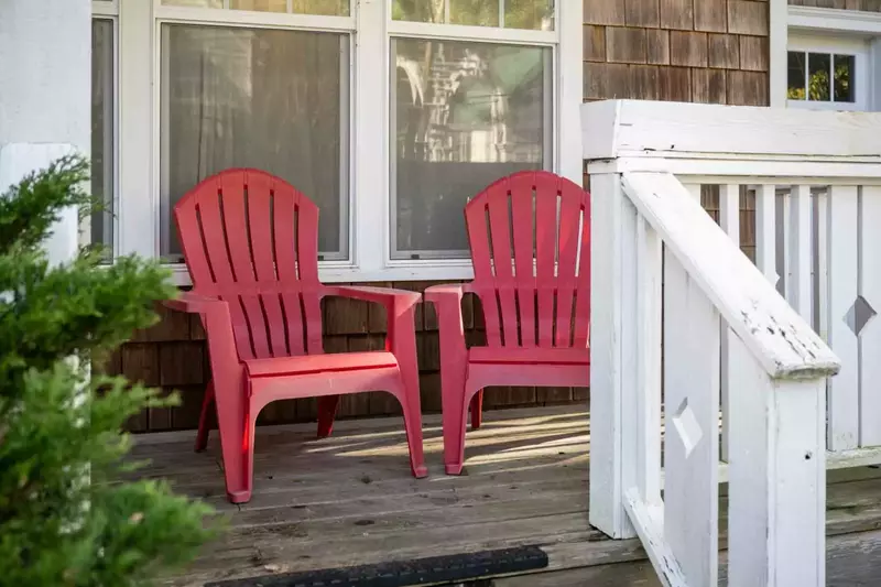 Lincoln City is known for its vast sandy beaches, kite flying, the Chinook Winds Casino, an outlet mall, seafood, and more!