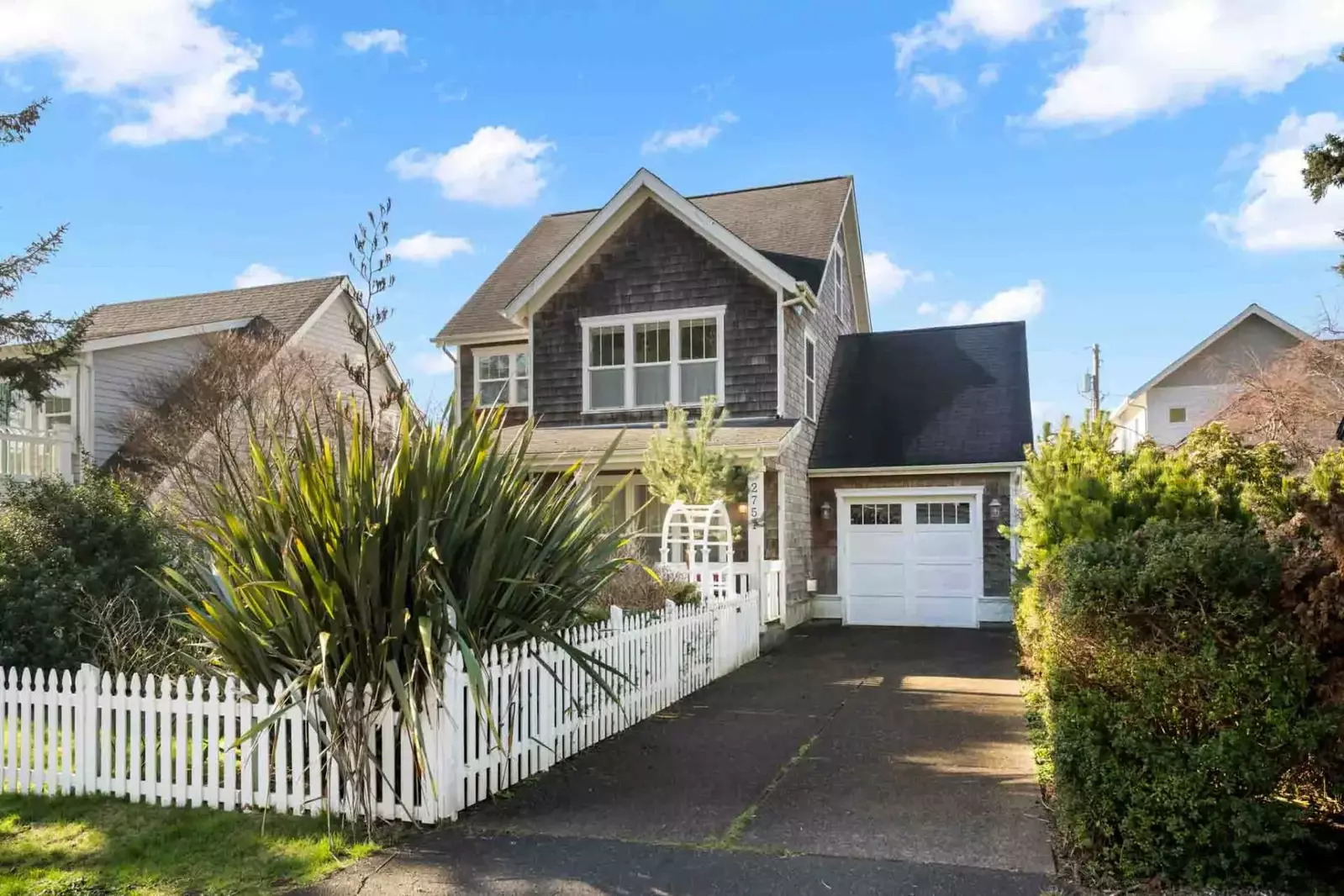 Lincoln City is just north of Depoe Bay, the whale watching capital of Oregon. Spend and afternoon there looking for these gentle giants.