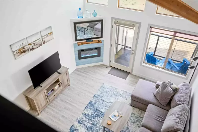 Rockaway Beach is south of Cannon Beach and north of Tillamook. Use this rental as a base camp to explore the Oregon Coast.