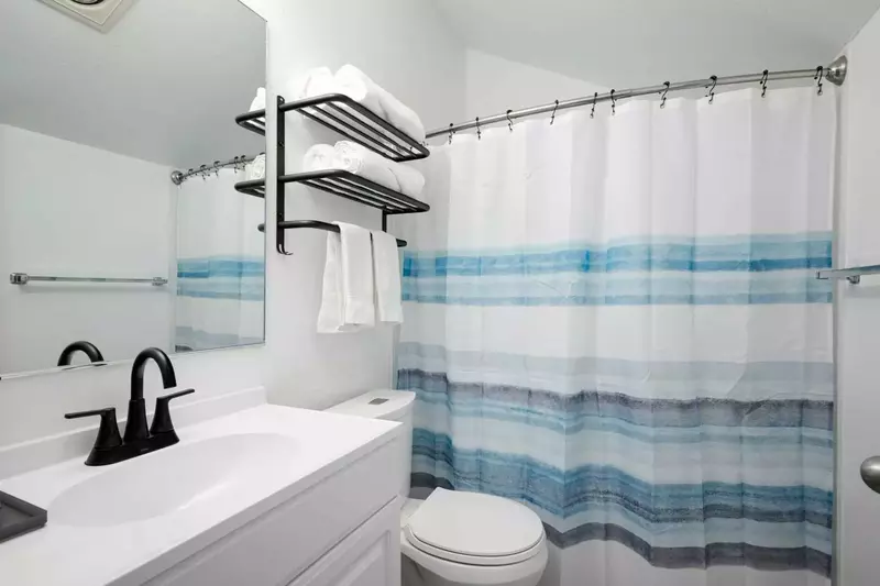 With two bathrooms everyone staying here has ample privacy.