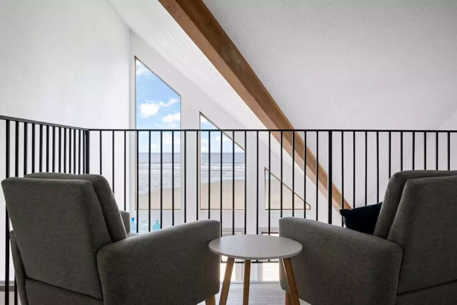 The Oregon Coast is gorgeous in every season. Remember to pack both sunblock and some warm clothing.