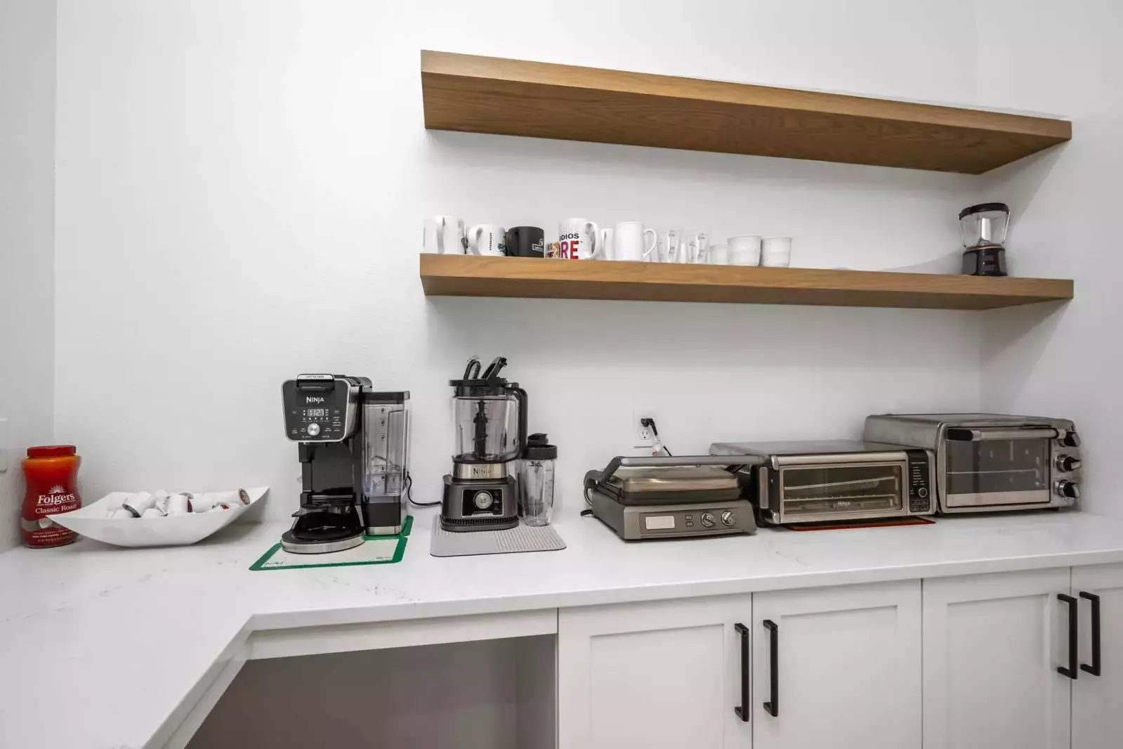The kitchen has multiple appliances perfect for all sorts of food!