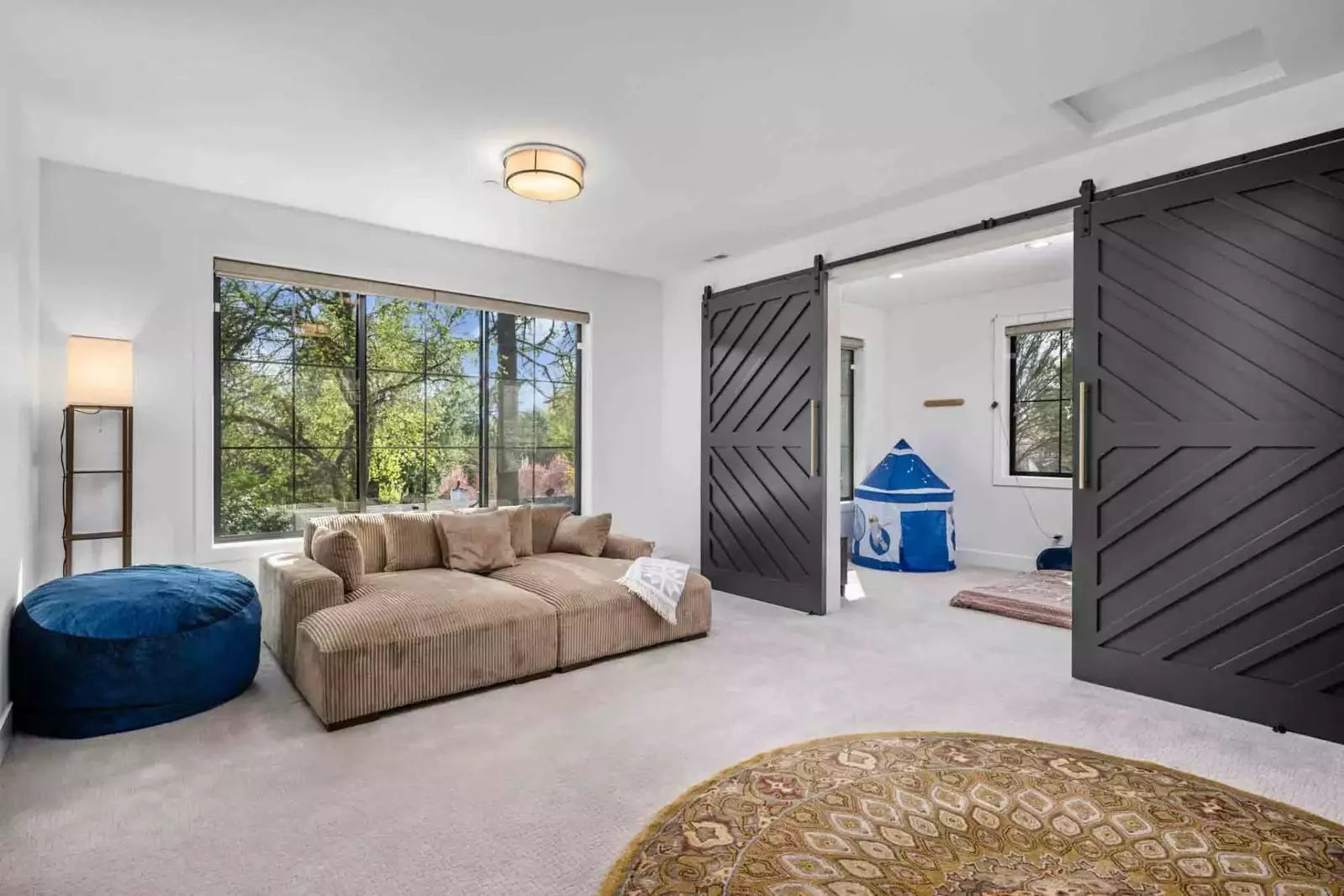 Another fun room for both relaxation and activities.