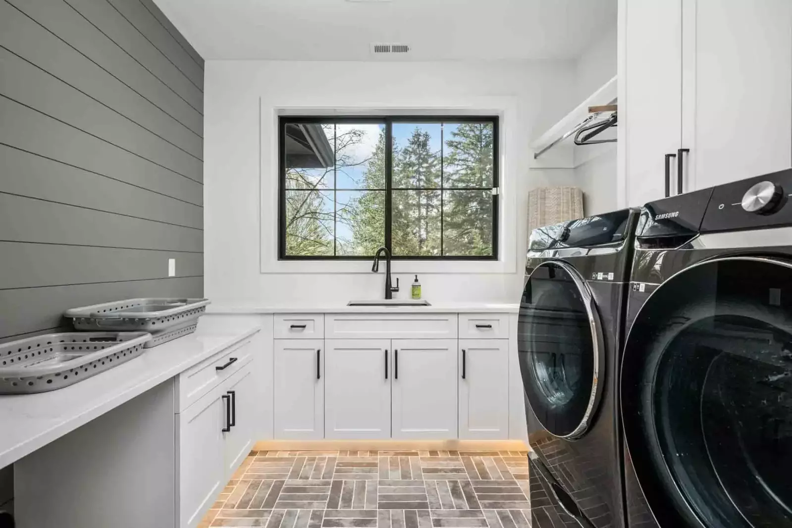 This rental has an up to date washing machine and dryer for guest use.
