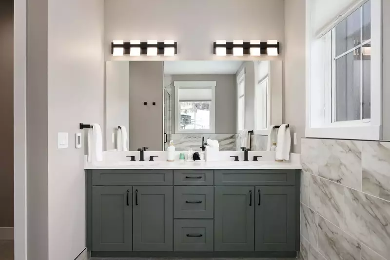 With 5.5 bathrooms everyone staying here has ample privacy.