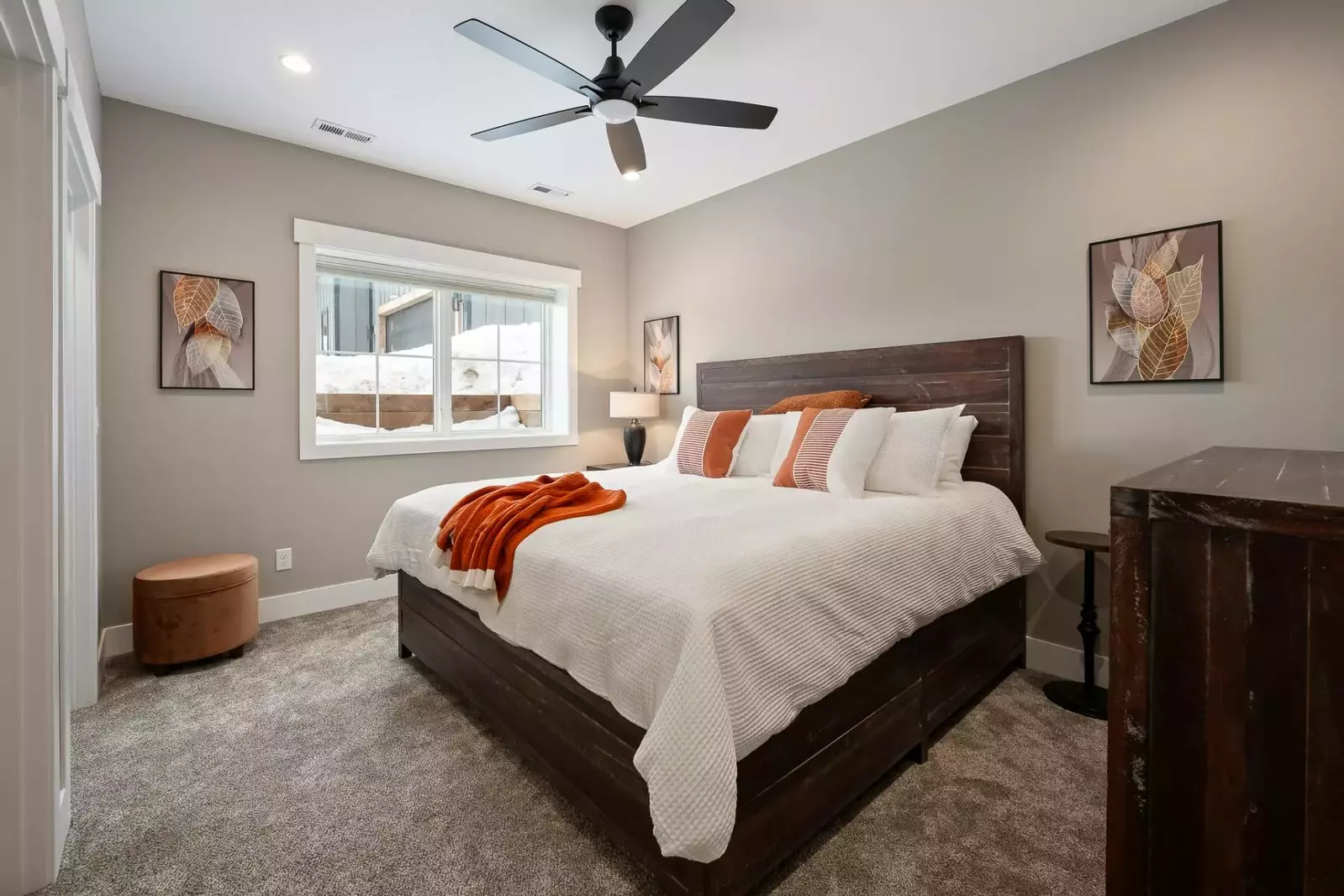 Lone Eagle 855 is less than an hour south of Rocky Mountain National Park. Use this rental as a base camp to explore the park's natural wonders!