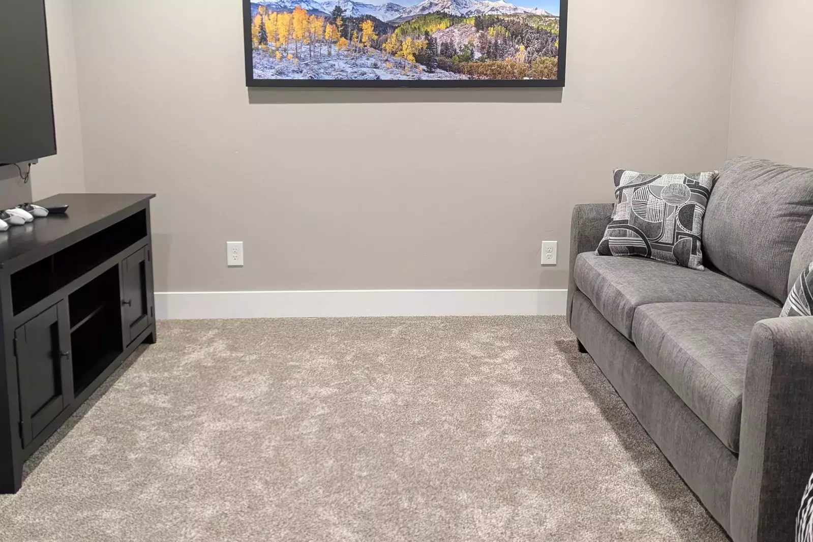 Watch you favorite movies, shows, and sports on this smart tv.