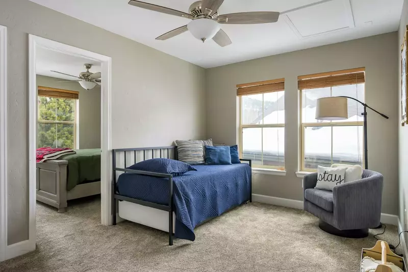 A smaller guest bed available for a larger group.