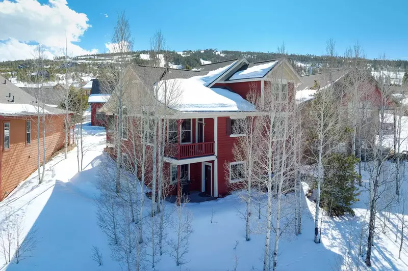 An absolutely stunning property in the mountains of snowy Colorado!