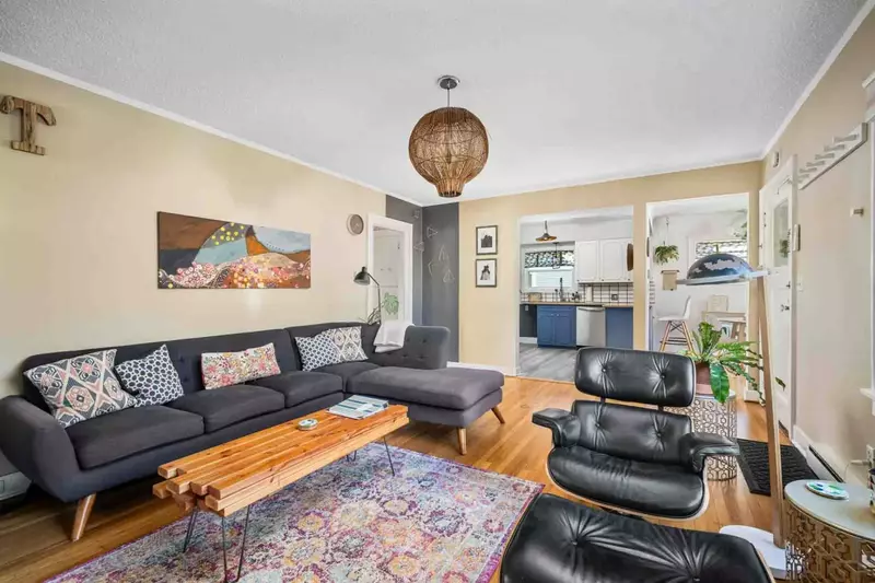 This living room is an oasis perfect for lively conversations and quiet relaxation.