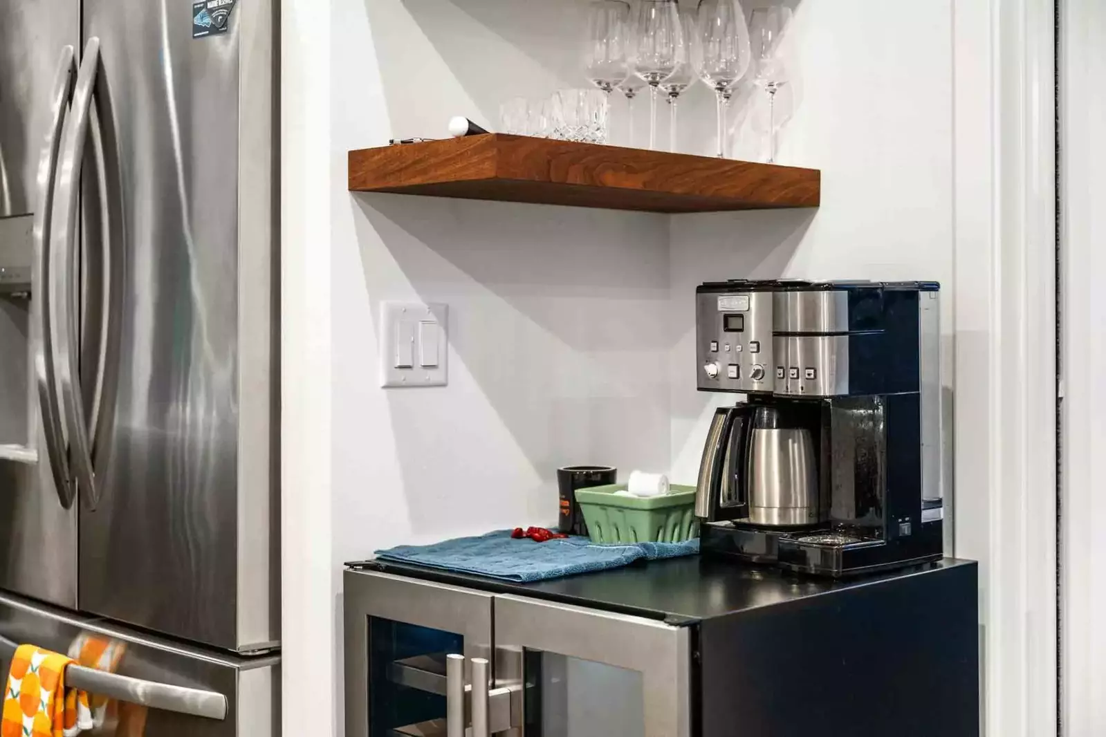 Coffee lovers are in luck as this rental provides coffee. There are also cute cafes a short drive away.