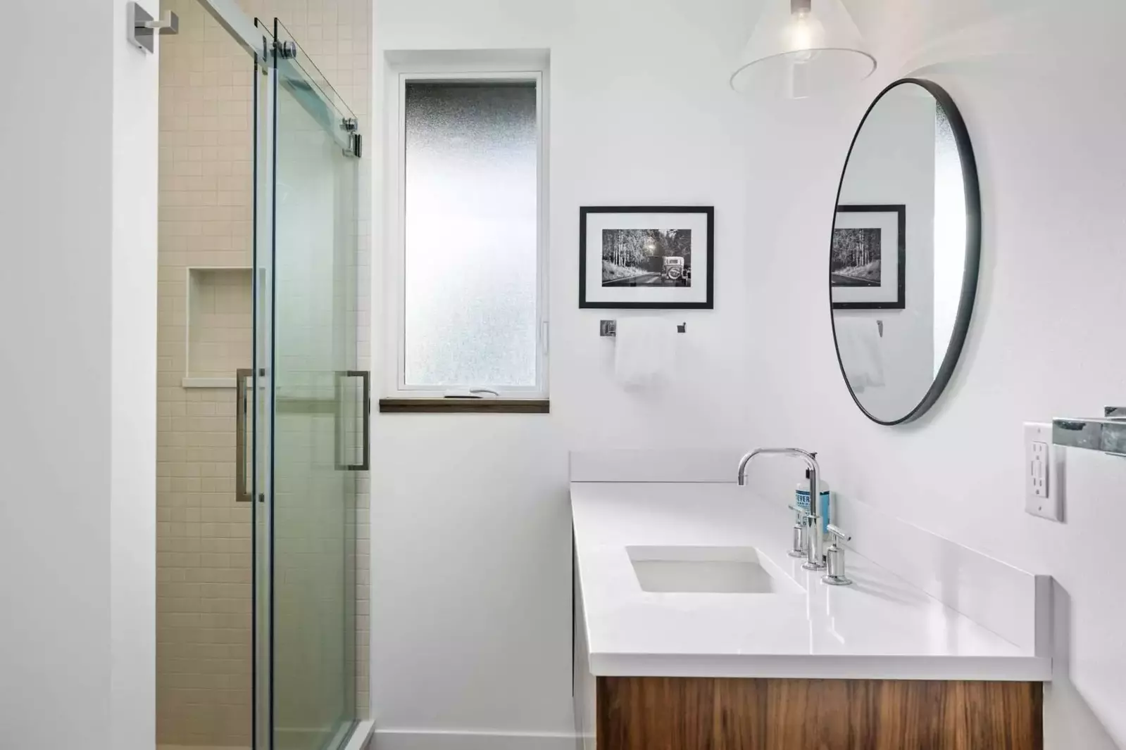 Manzanita is on the north end of the tranquil Nehalem Bay. Spend a morning visiting the neighboring towns of Wheeler and Nehalem.