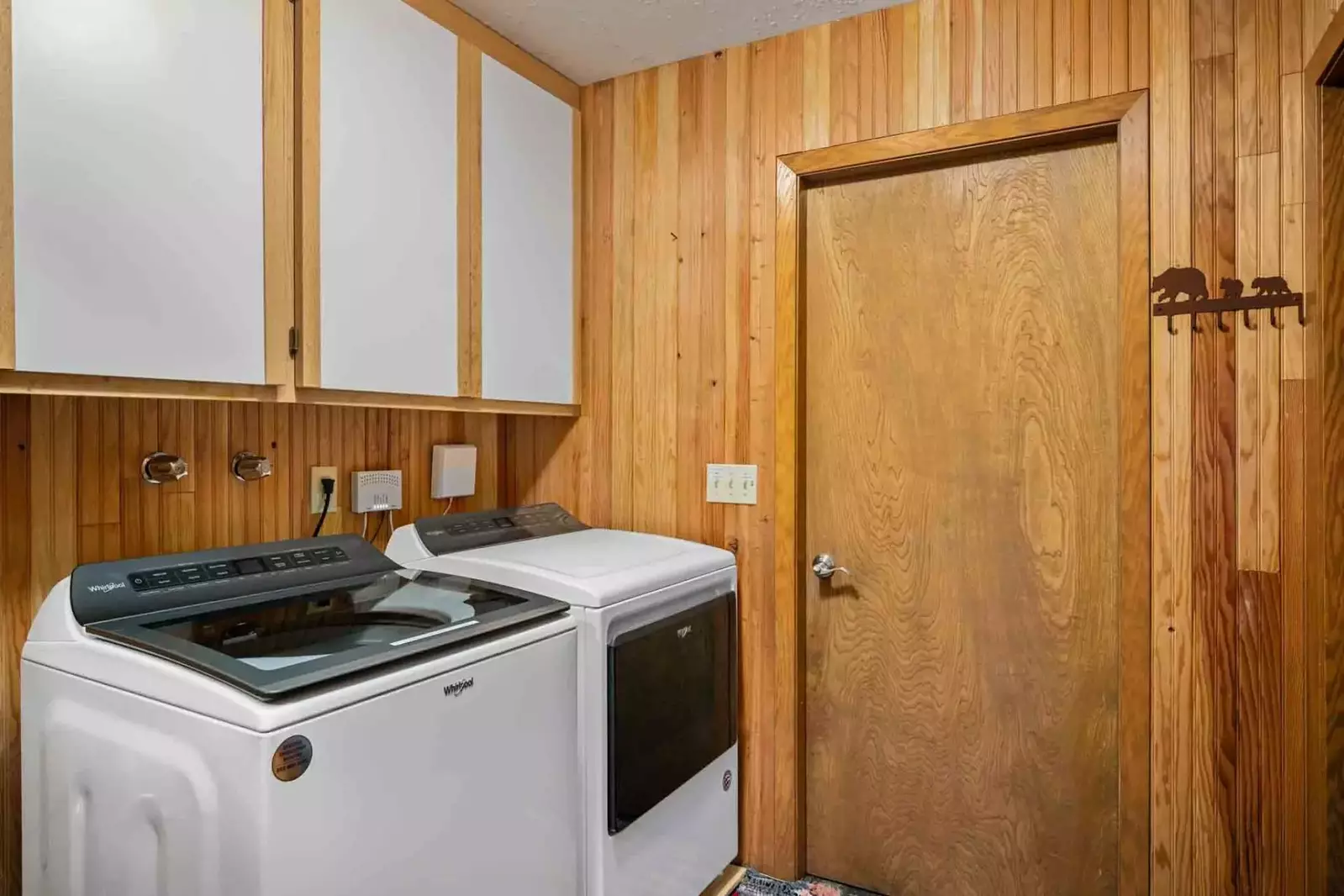 This rental has an up to date washing machine and dryer for guest use.