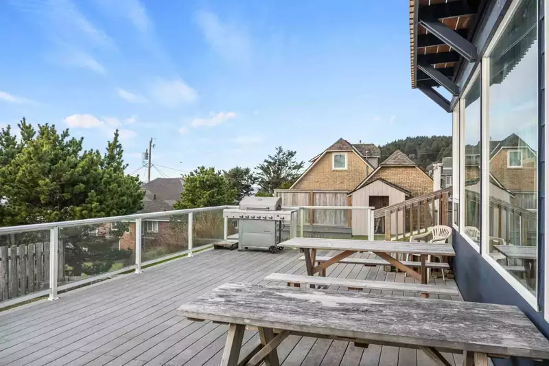 Lincoln City is near many great spots for fishing, crabbing, and clamming. Catch dinner and throw it on the grill.