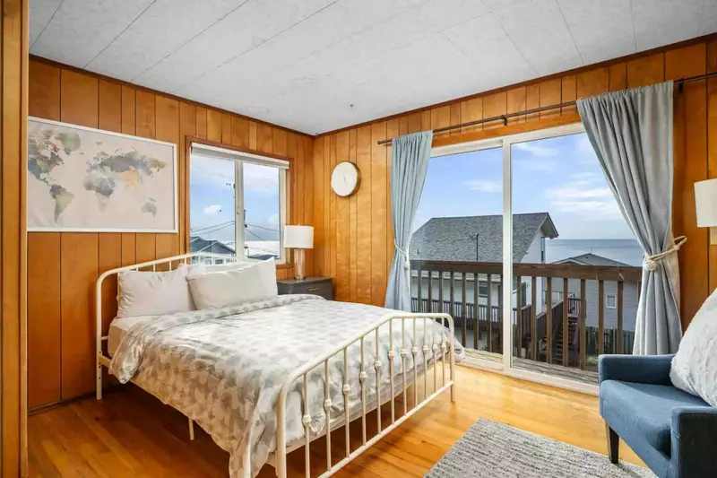 Sleep in and treat yourself to a chill day. You deserve it, you're on vacation!