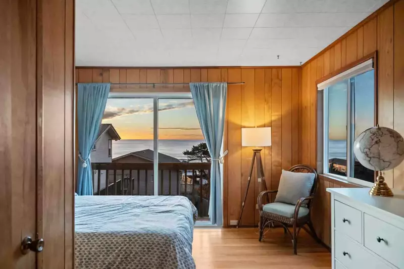 Please reach out with any questions about Lincoln City, the Oregon Coast, or this rental. We hope we get to host you soon!