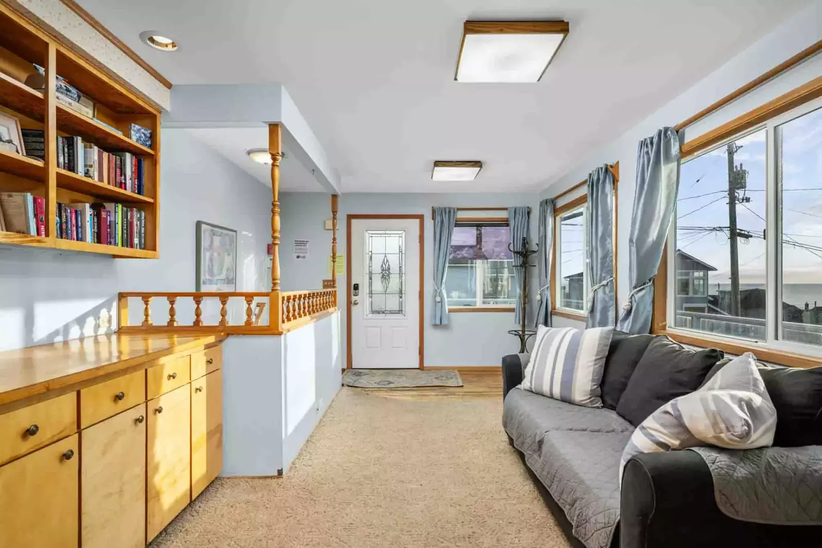 Lincoln City is south of Cannon Beach & Seaside and north of Newport. Use this rental as a base camp to explore the Oregon Coast.