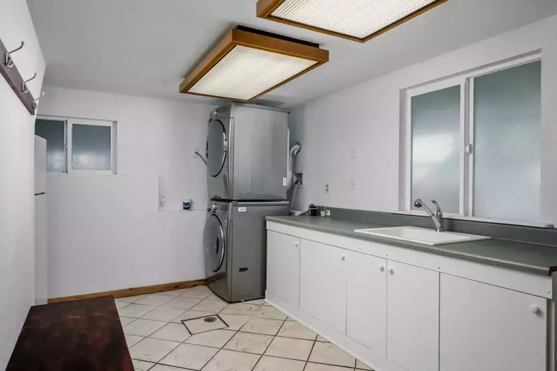 This rental has an up to date washing machine and dryer for guest use.