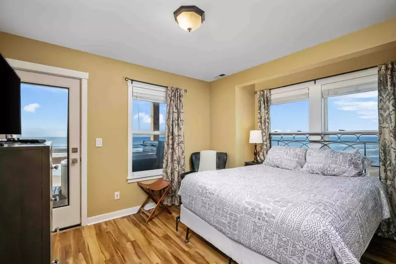 Bella Beach is a perfect place to visit if you want a quiet stay on the Oregon Coast.