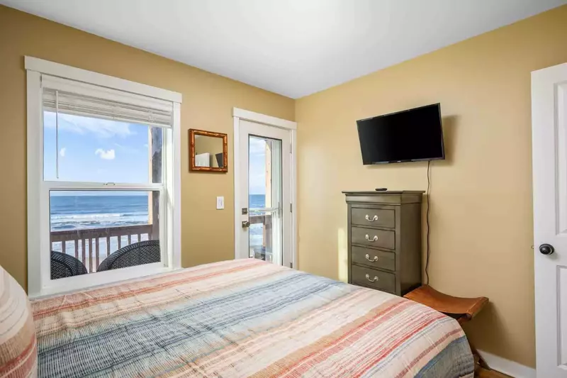 Depoe Bay is located in an area rich with seafood. You can spend a morning fishing, clamming, and crabbing. Then spend the night having a feast!