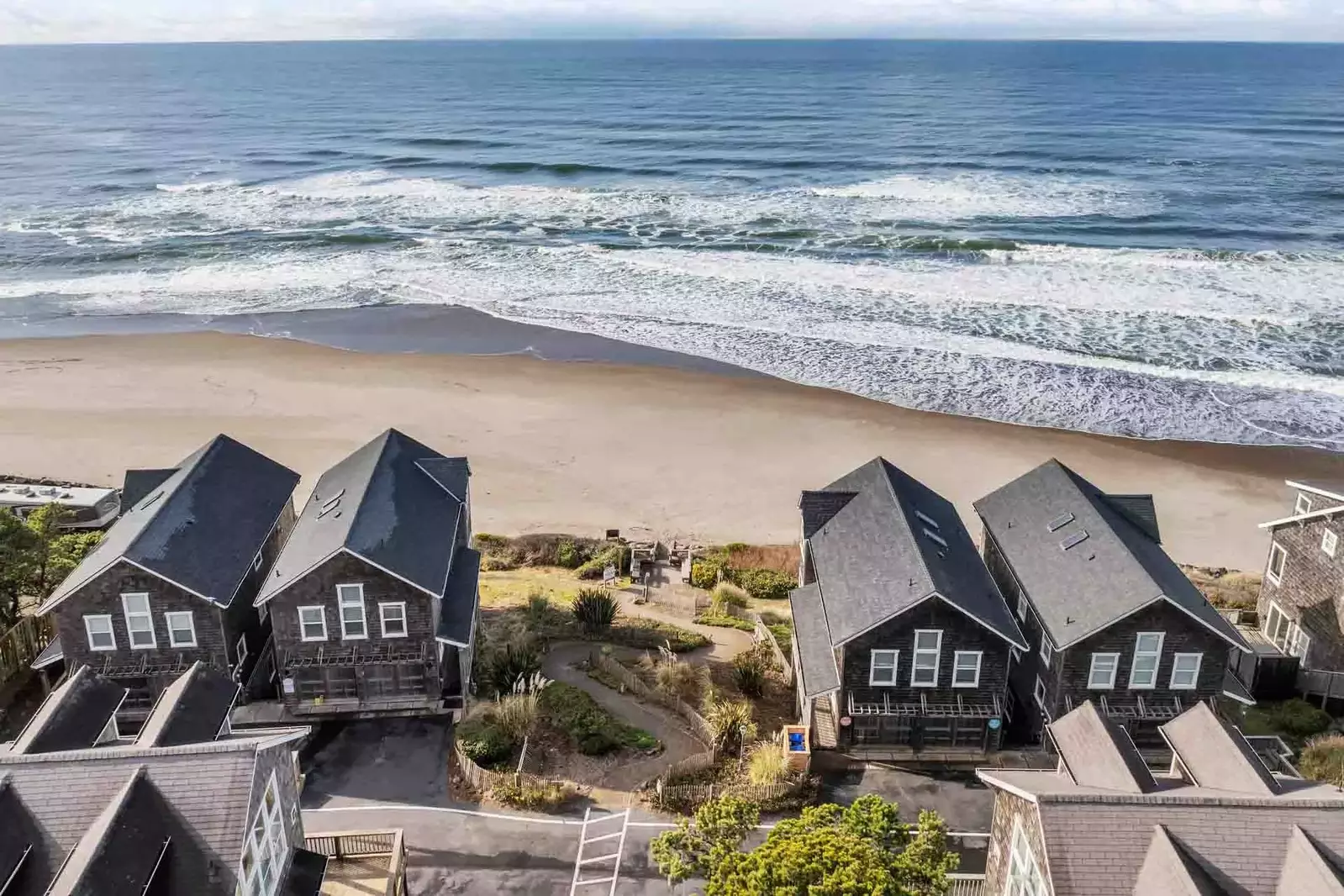 Bella Beach is a more quiet beach than those of Lincoln City to the North.