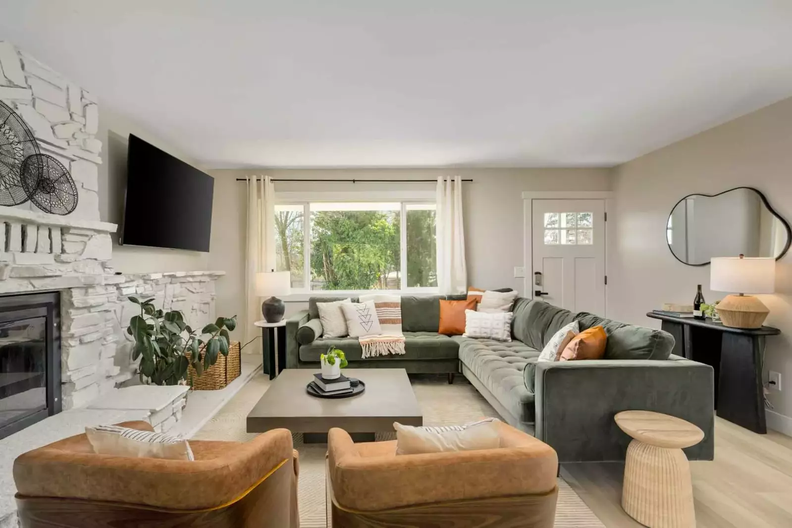 Welcome to The Holistic Hideaway! Please enjoy this one of a kind retreat in the heart of Tigard.