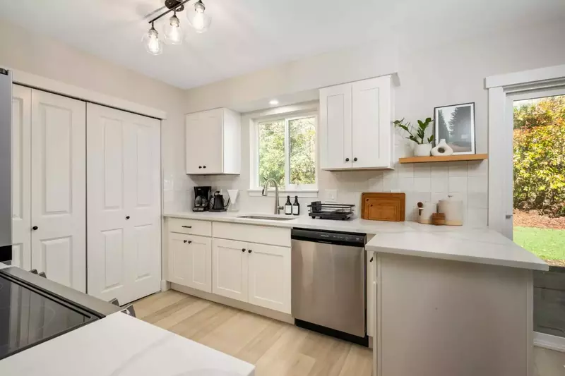 Get some fresh ingredients from the Willamette Valley or the Oregon Coast to cook up a delicious feast.