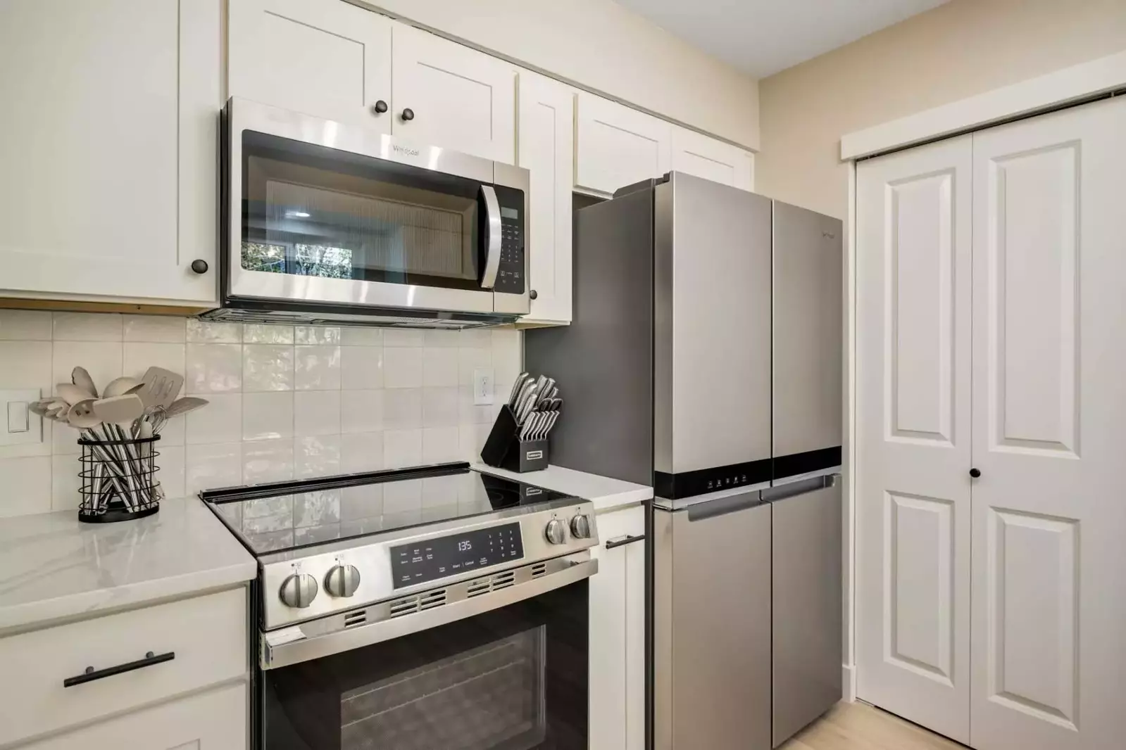 The kitchen is well equipped and efficient. Perfect place to prepare a delicious meal.