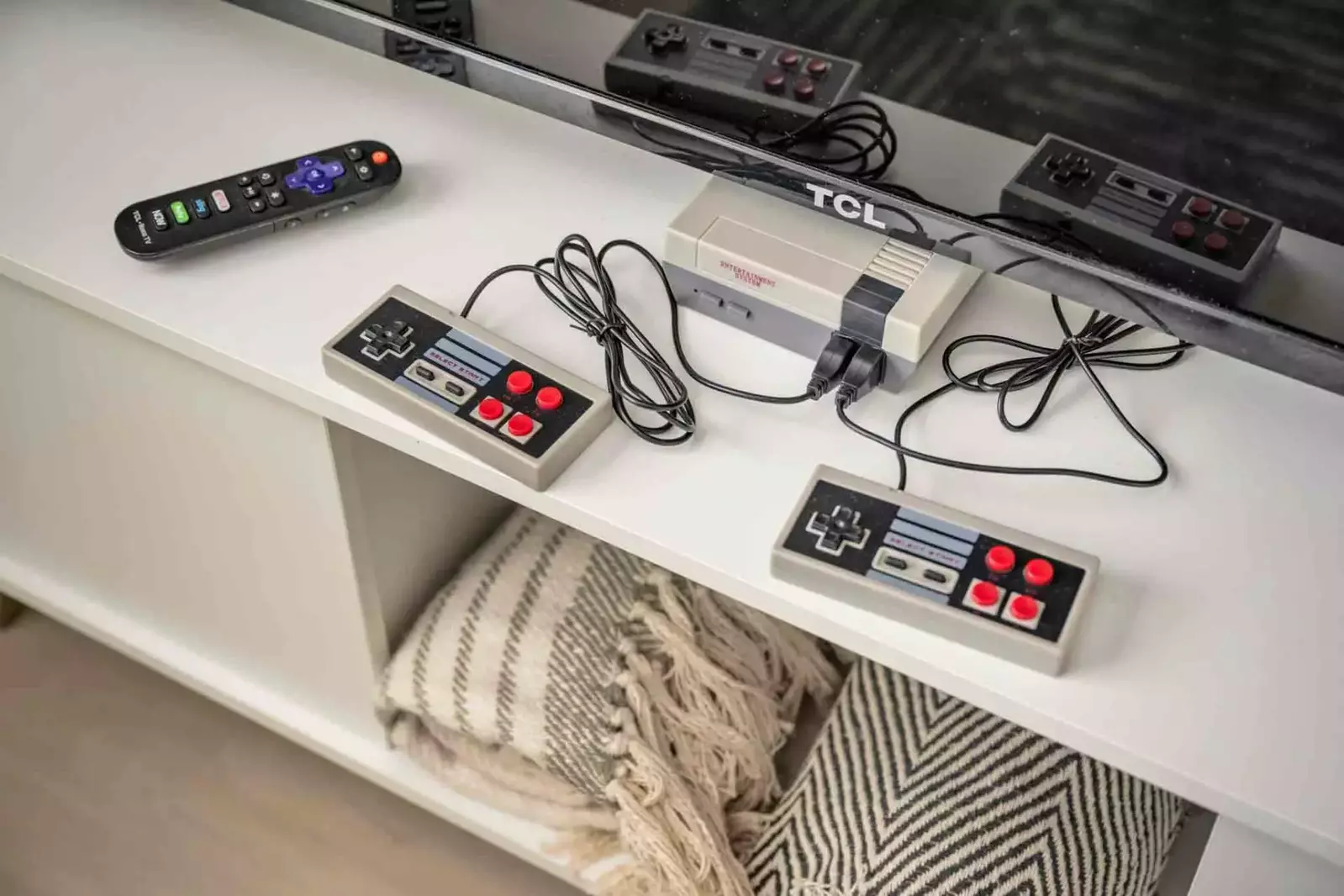 Plat a retro game on a brand new tv!