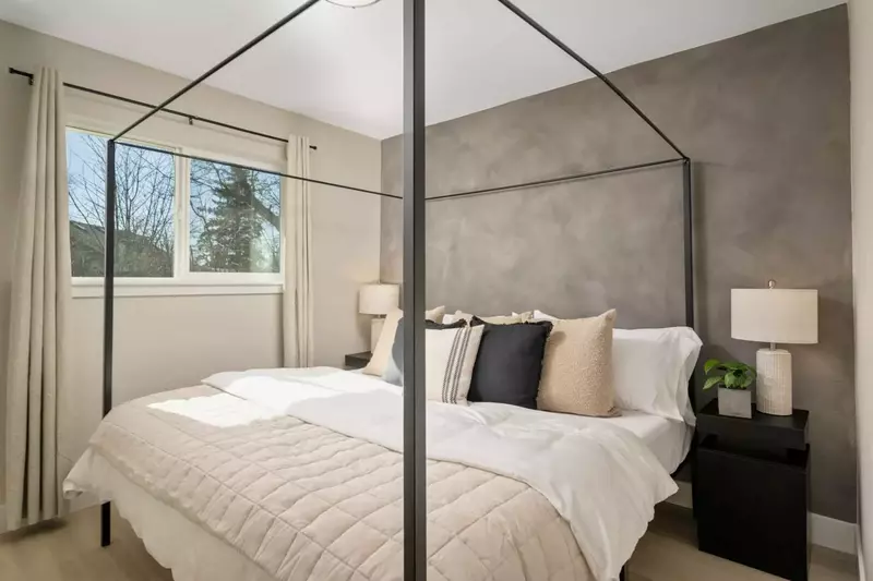 Another luxurious bed where you can recharge.