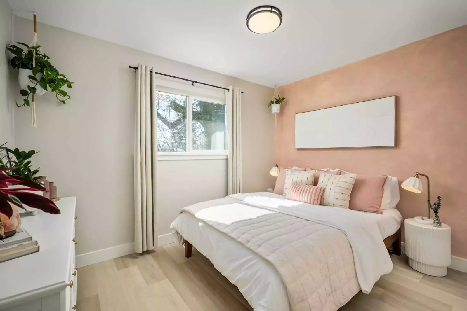 Tigard is between The Coast, The Gorge, The Willamette Valley, and Mount Hood. Use The Holistic Hideaway as a base camp for an Oregon adventure!