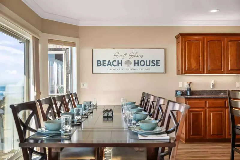 "The managers were excellent communicators and went the extra mile making sure the house was (truly) fully stocked" - Beth