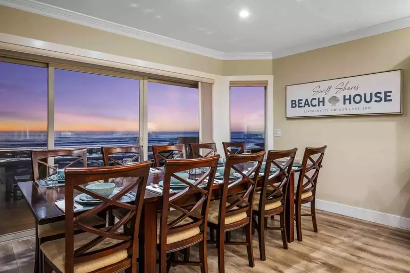 "A wonderful stay at the beach house on the Oregon coast. It was outfitted with everything we needed for a great time with my grandchildren." - Cheryl