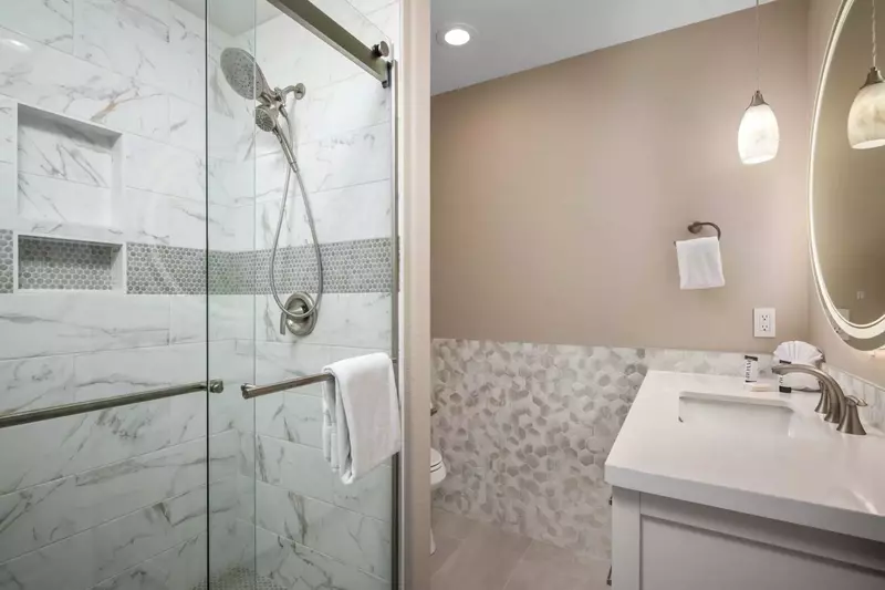 The shower is up to date and has excellent water pressure.