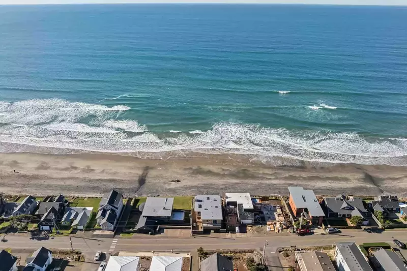 "Beautiful house and fun location. We enjoyed it! Thank you!" - Zac