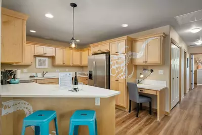 The Oregon Coast is a great place to see wild animals. Keep your eyes peeled for eagles, elk, hermit crabs, seals, whales, and maybe even an octopus!