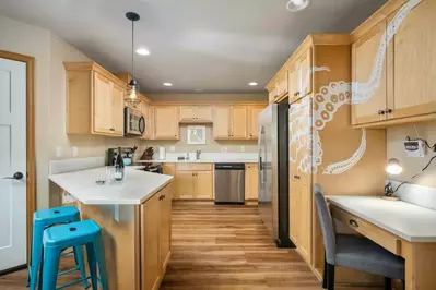 "Place was perfect - clean, well stocked, and comfortable. It was close enough to the beach to walk down and find sand dollars." - Jeffrey