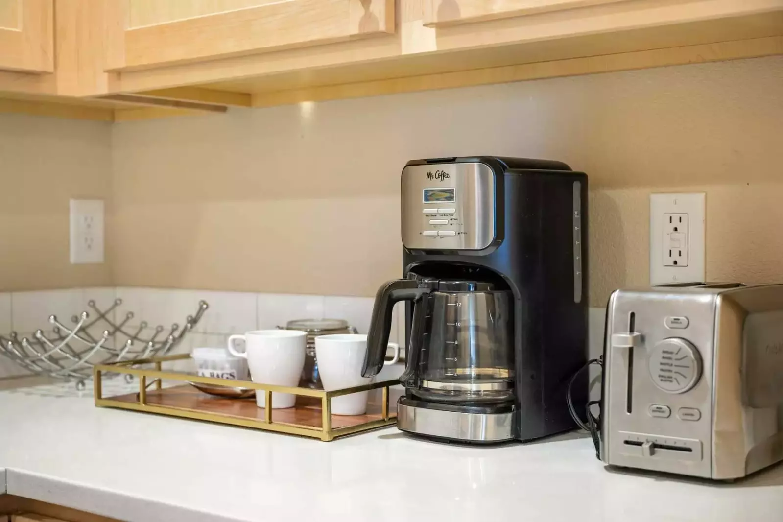 Coffee lovers are in luck as this rental provides coffee. There are also cute cafes in town!