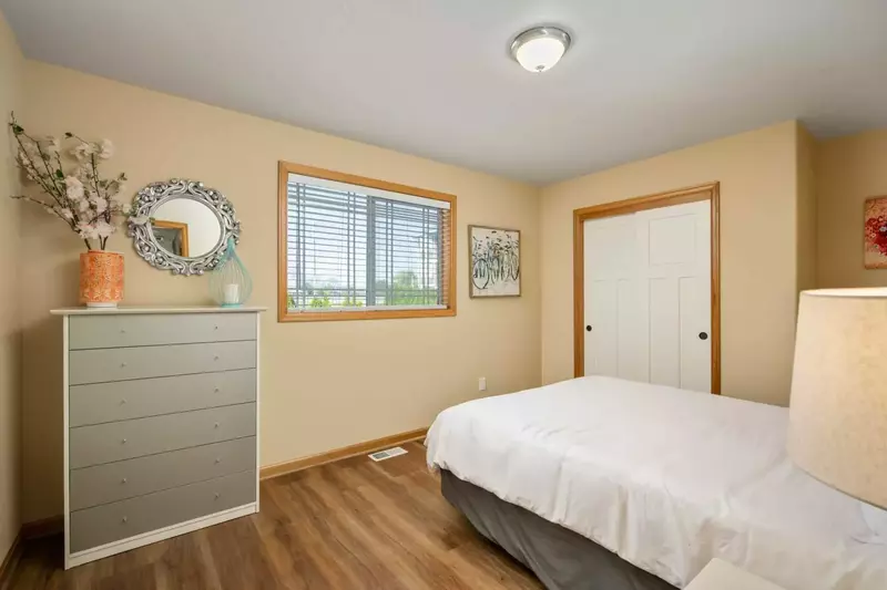 This rental has 2 queen beds and 2 twin beds.
