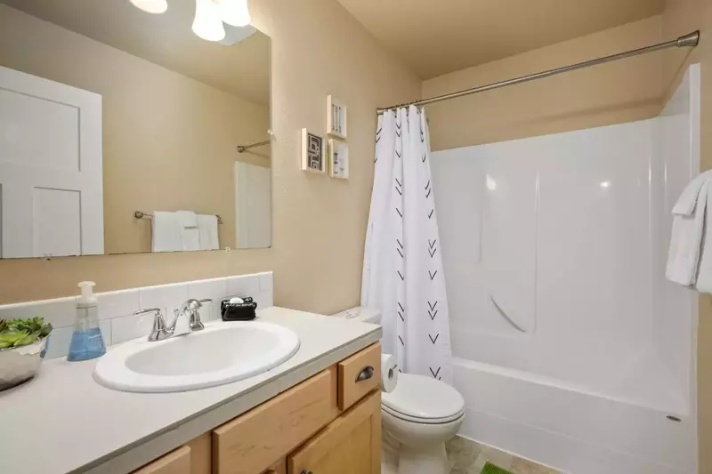 "Had such a great time during our stay in Seaside. So close to beach, and to town. A great time had by all." - Nick