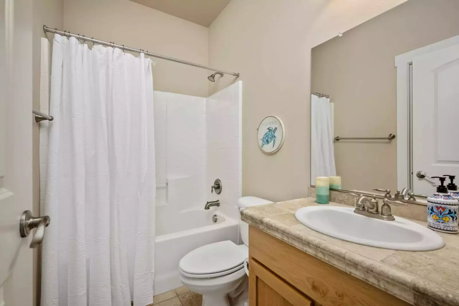 "We had a great stay and would definitely stay there again! Management was very responsive with any requests." - Christi