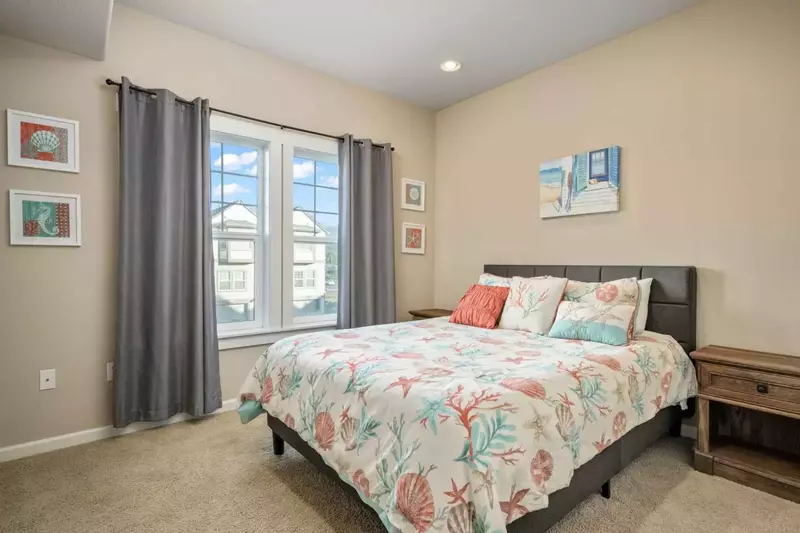 "This is a great place to stay! The host was very responsive and location is perfect! I will book again." - Glee