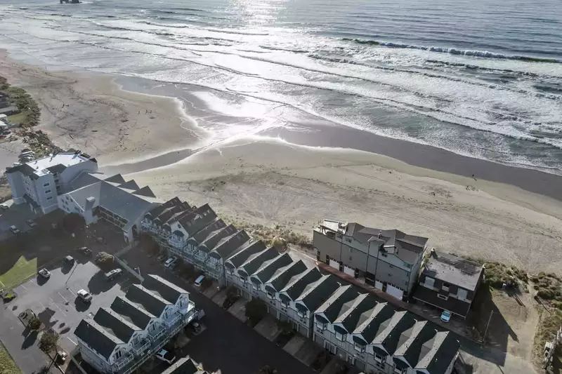 "If you’re looking to feel right at home in a cozy little beach town, this is the place. We absolutely loved our stay at Sea La Vie." - Shailene