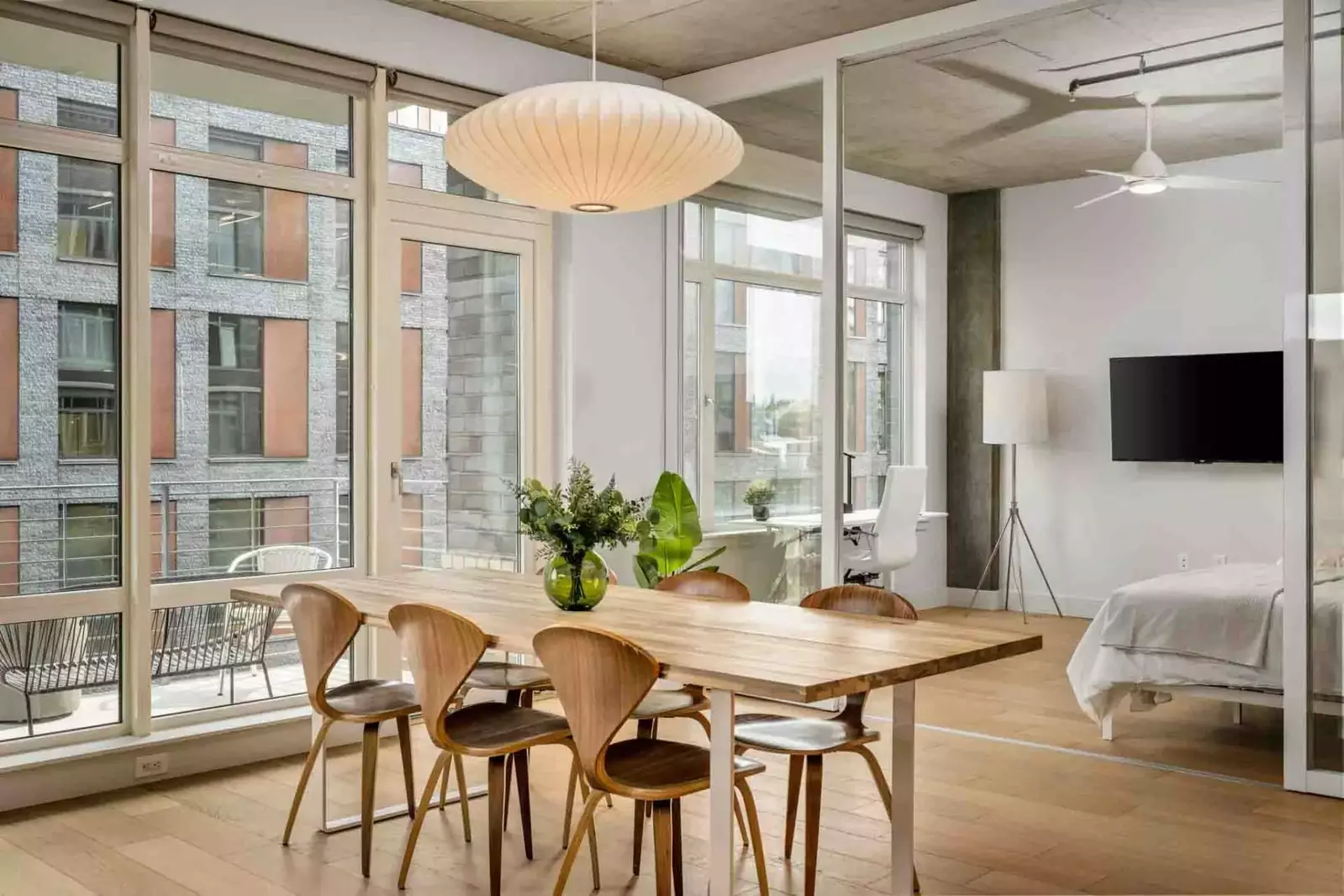 "Our stay at The Pinnacle was amazing! We will absolutely book again. The hosts, amenities and location were great." - Chloe