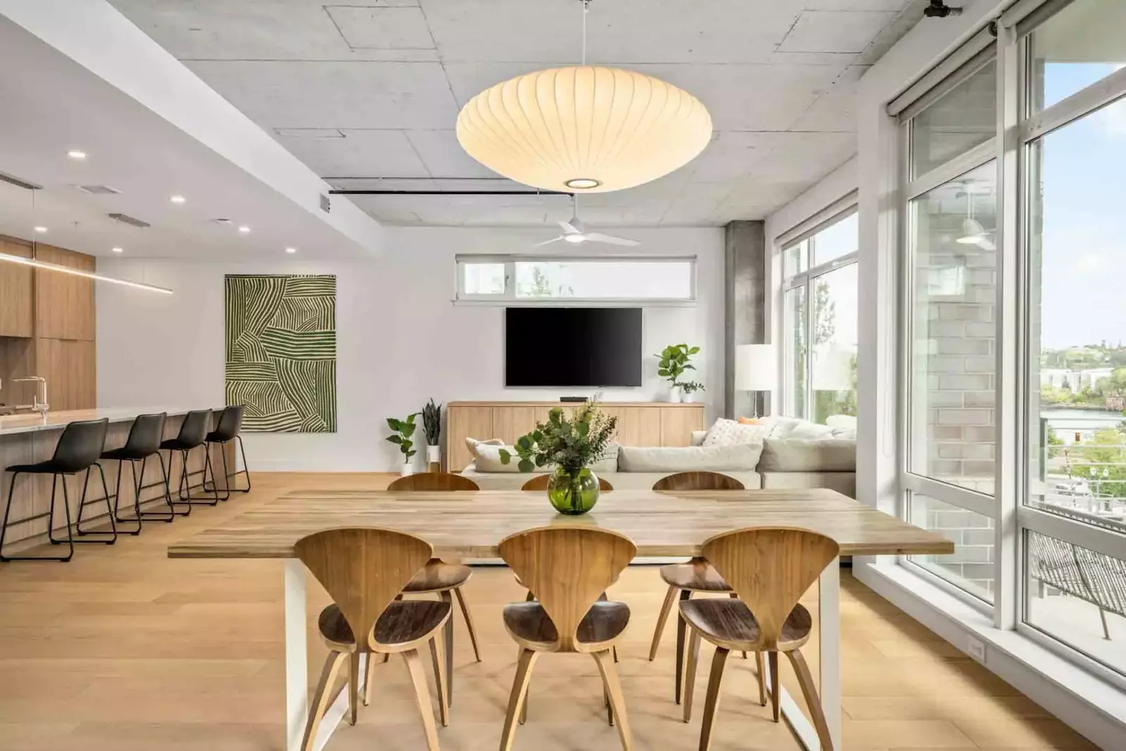 "This was truly an amazing stay. The host was very responsive and the space was immaculate." - Kelly