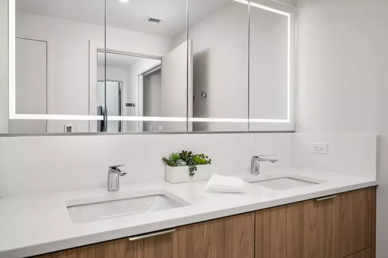 "Beautiful place, well equipped, amazing kitchen, great showers and beds" - Don