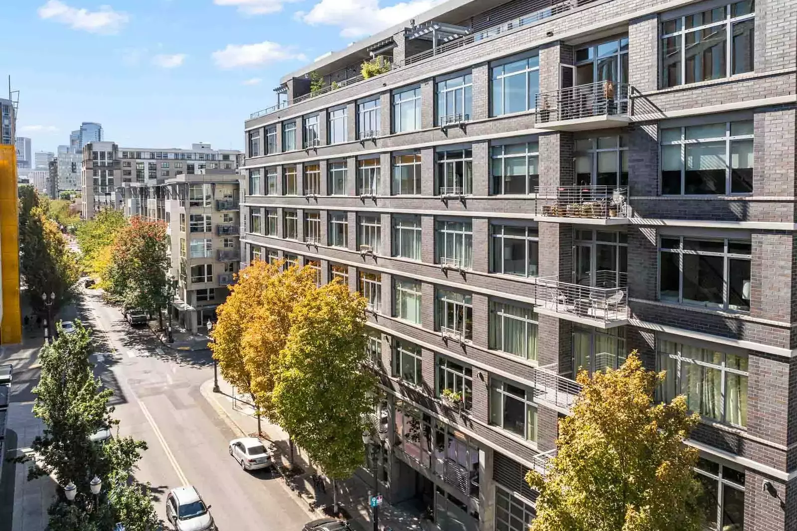 The Pearl offers much to see and do. One of the main features is Portland's most iconic bookstore Powell's!