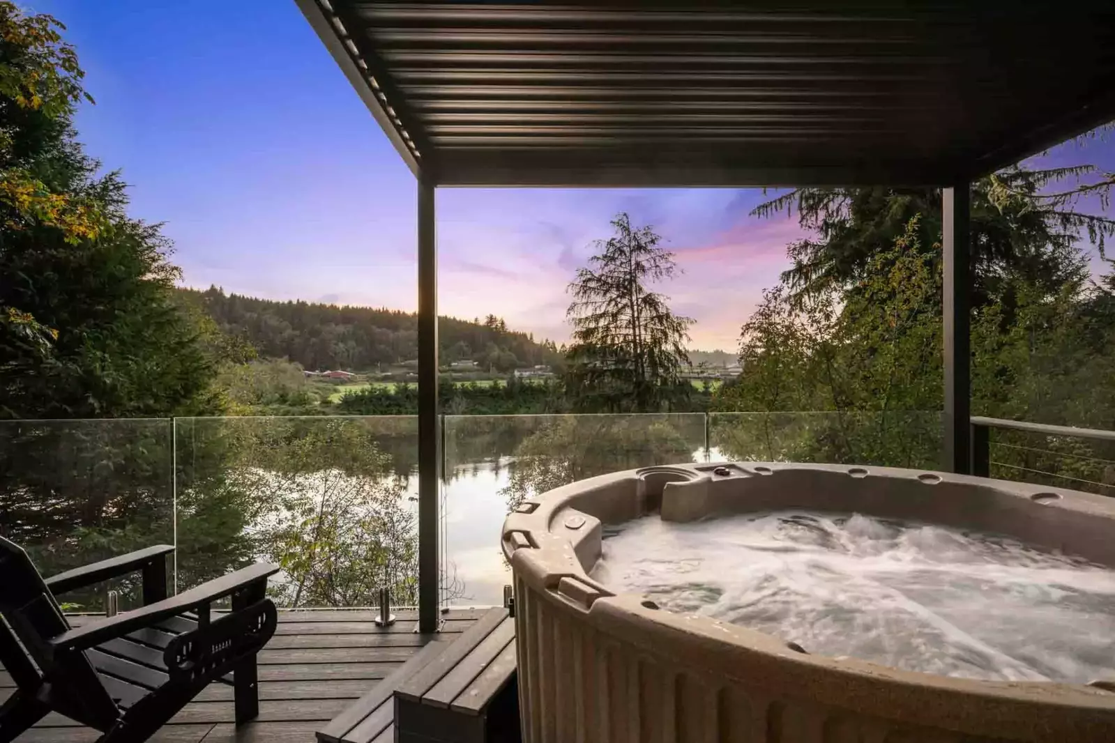 Welcome to Ferry Tales on Tomlinson! Please enjoy this one of a kind rental on the banks of the Nehalem River.