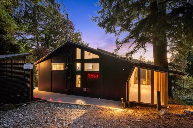 "The beach was a short drive away and we explored a number of great restaurants, enjoyed shopping, and had such a fabulous time." - Shirley