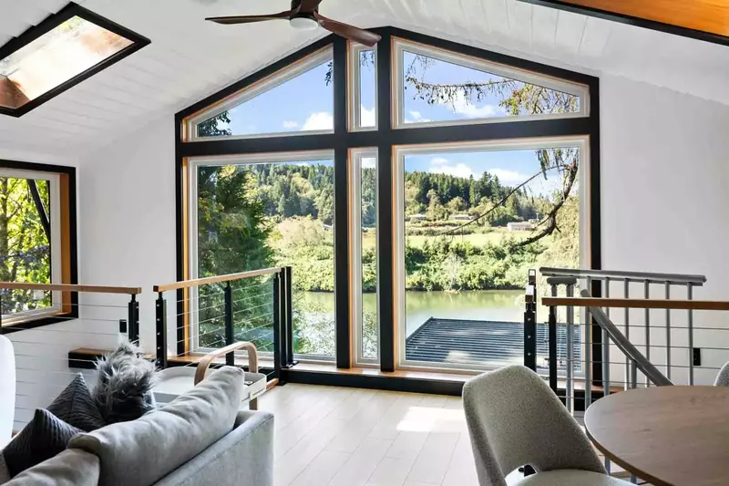 "Great house, everything new!! Amazing view, and so close to the beach!" - Jacquelyn